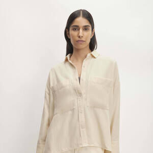 Everlane Boxy Overshirt in Buttersoft in Parchment, Size Medium